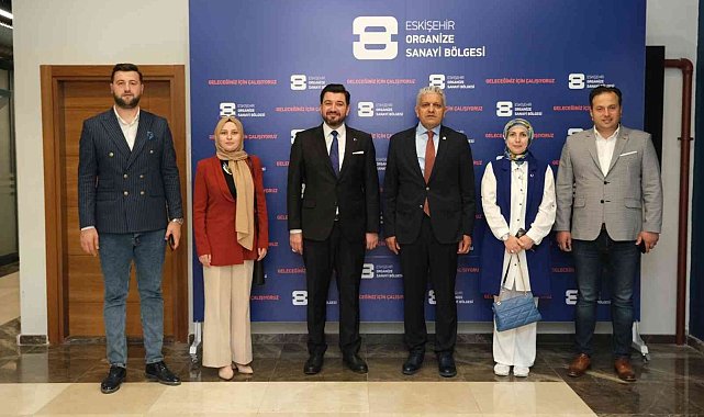 AK Parti Tepebaşı heyetinden Başkan Küpeli'ye ziyaret