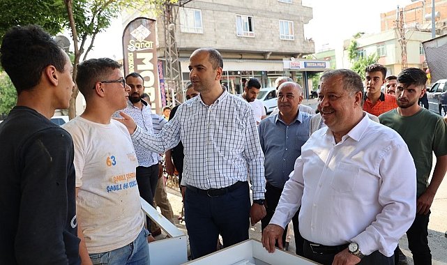 AK Partililerin mahalle ziyaretleri sürüyor