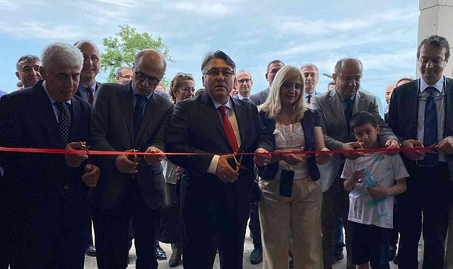 Akademi kafe açıldı, geliriyle öğrencilere burs verecekler