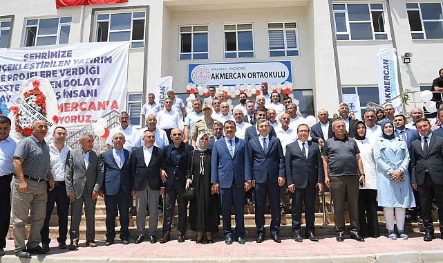 Akçadağ&#039;da 12 derslikli okul törenle eğitime başladı
