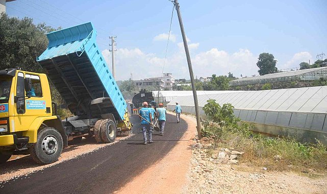 Akdam Mahallesine 2 kilometre asfalt serildi