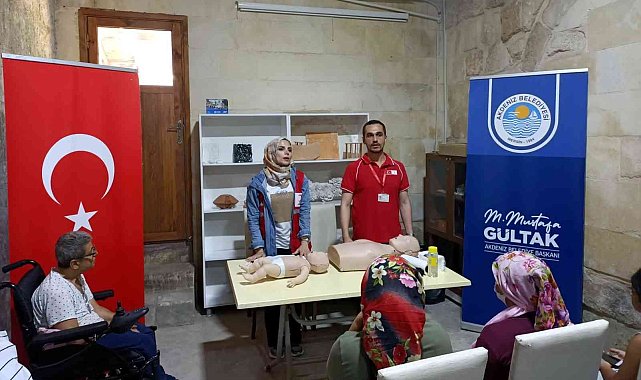 Akdeniz Belediyesinden vatandaşlara ilk yardım eğitimi