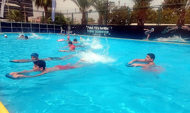 Akdeniz&#039;de ücretsiz yüzme kursları başlıyor