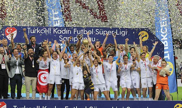 ALG Spor şampiyonluk kupasını aldı