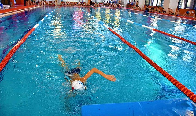 Aliağa Gençlik Merkezinde yaz dönemi yüzme kursları başlıyor
