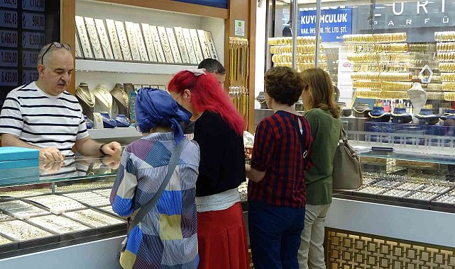 Altının gram fiyatının bin TL&#039;nin altına gerilemesi kuyumcuları hareketlendi