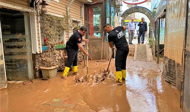 Altınordu Belediyesi ekipleri, selin etkilediği Bartın&#039;a desteğe gitti