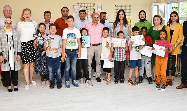 Altınova ve Çiftlikköy'de karne heyecanı