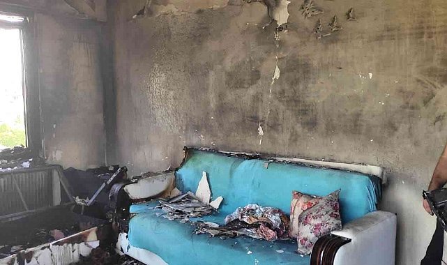 Altınova&#039;da evde çıkan yangın korkuttu