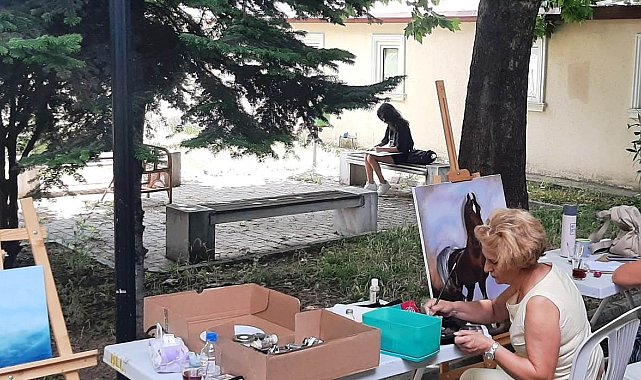 Altınova'da resim kursuna büyük talep