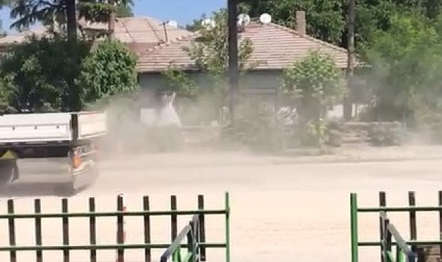 Altyapı ve kanalizasyon çalışması mahalleyi toza boğdu