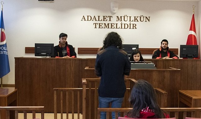 Anadolu Üniversitesi Hukuk Fakültesi Türk adalet sistemine nitelikli mezunlar kazandırıyor