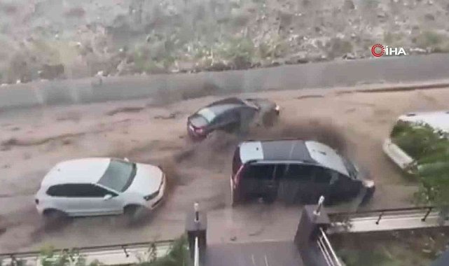 Ankara'da etkili olan sağanak yağış sonrası temizlik çalışması gerçekleşti