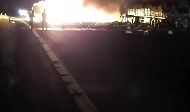 Ankara'da iplik taşıyan tır ile karpuz taşıyan tır çarpıştı: 1 yaralı