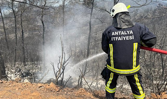 Antalya Büyükşehir İtfaiyesi&#039;ne Marmaris yangınında aktif görev