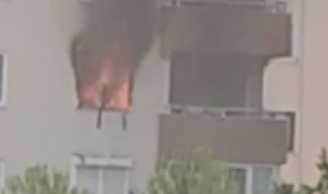 Antalya'da 11 katlı apartmanda yangın