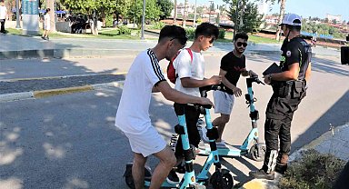 Antalya'da tramvay yolunu ve kaldırımı kullanan scooter kullanıcılarına şok denetim