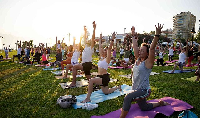 Antalya&#039;nın Akdeniz&#039;e uzanan en uç noktasında yoga