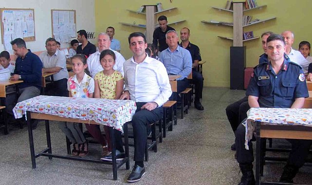 Araban'da öğrencilerin karne sevinci