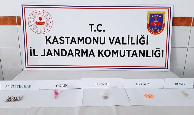 Aracıyla uyuşturucu taşıyan şahıs jandarma ekiplerince gözaltına alındı
