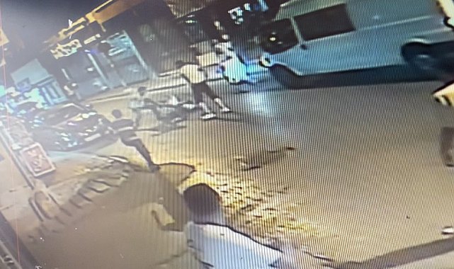 Ataşehir'de dükkana silahlı saldırı kamerada