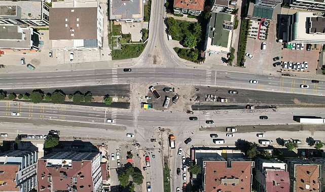 Atatürk Bulvarı&#039;ndaki 22 kavşaktan 17&#039;si tamamlandı