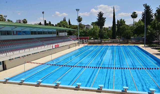 Atatürk Yüzme Havuzu&#039;nun üstü kapanıyor