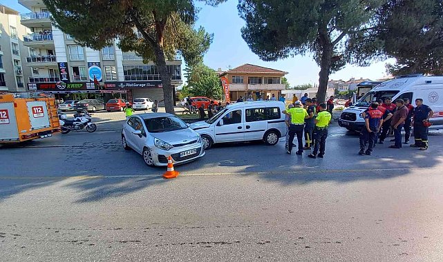 Aydın'da 2 otomobil çarpıştı: 1 yaralı