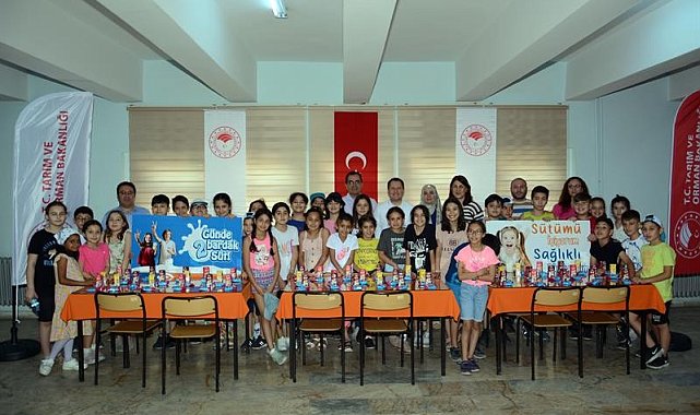 Aydın'da öğrencilere süt dağıtıldı, sütün faydaları anlatıldı