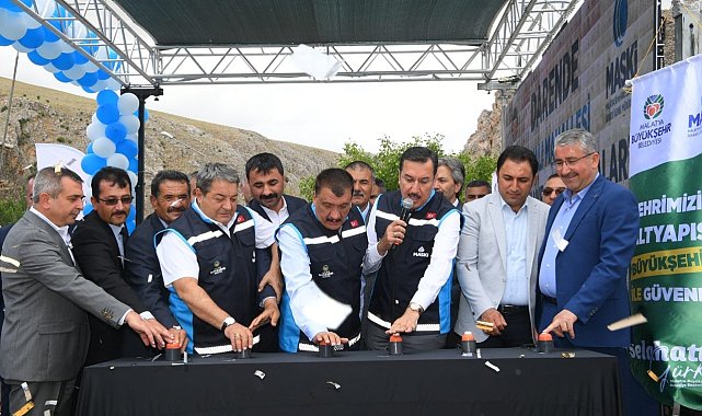 Ayvalı Mahallesinde yatırım bilgilendirme toplantısı yapıldı