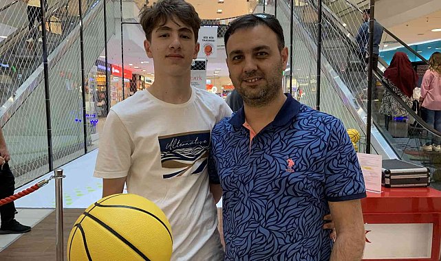 Babalar ve çocukları şut yarışında