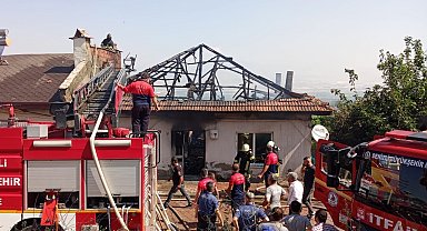 Babasından miras kalan evi ateşe verdi