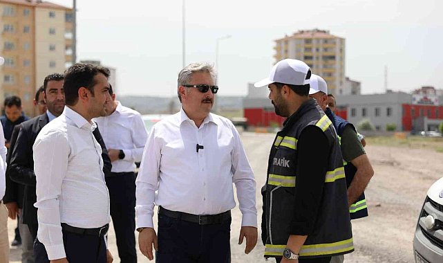 Bahçelievler Mahallesi'nde yeni yol yapım ve çevre düzenlemesi yapılıyor