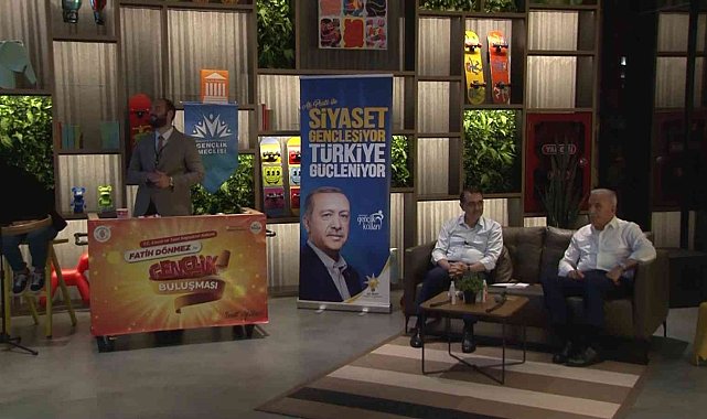 Bakan Dönmez, Ümraniye'de 'Gençlik Buluşması'na katıldı