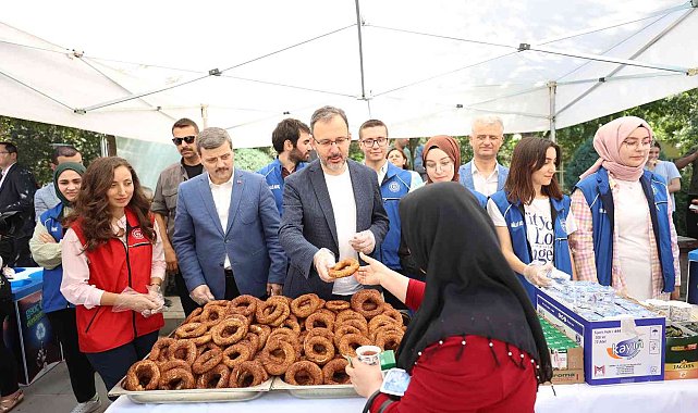Bakan Kasapoğlu YKS sürecinde ailelere destek verdi