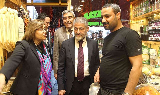 Bakan Nebati'den Fatma Şahin'e gülümseten isot sorusu