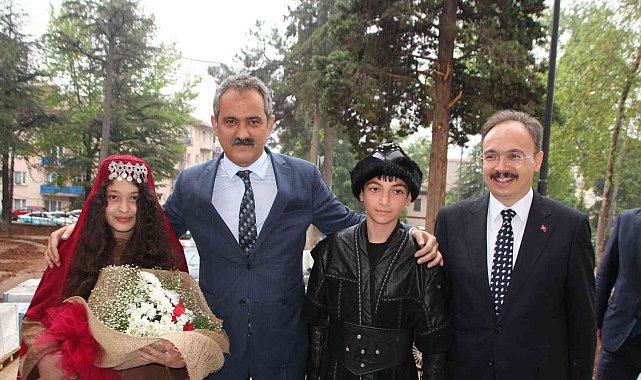 Bakan Özer&#039;den Bilecik&#039;e okul müjdeleri