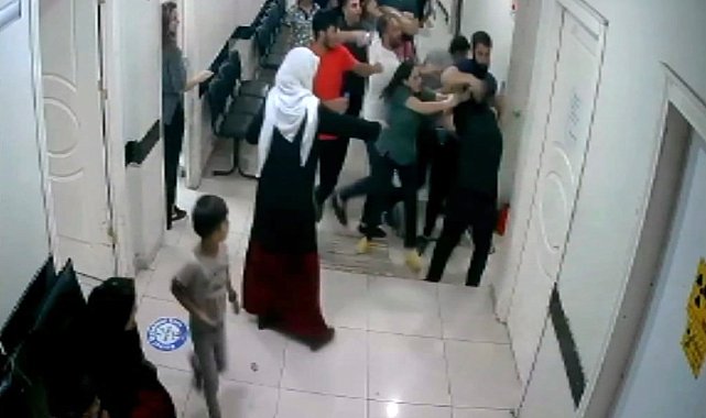 Bakanlığın tutuksuz yargılamaya itiraz ettiği doktora darp olayında 3 tutuklama