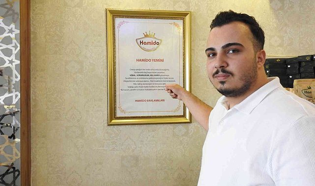 Baklava yapımına yemin ederek başlıyorlar