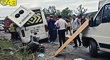 Balıkesir'de Feci Kaza, 8 Kişi Öldü 10 Kişi Yaralandı