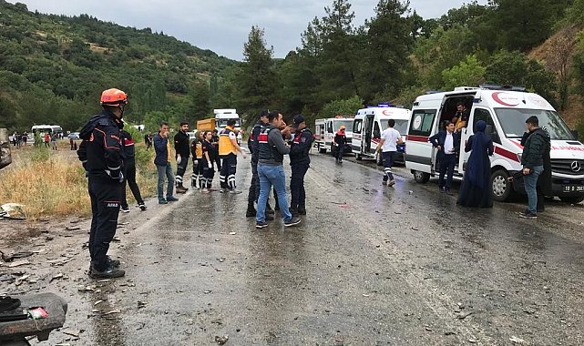 Balıkesir'deki feci kazada ölü sayısı 8'e yükseldi