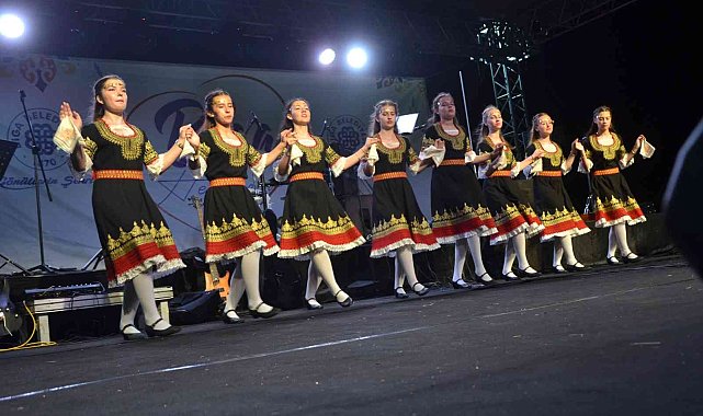 Balkanlardan gelen dans ekipleri festivale damga vurdu