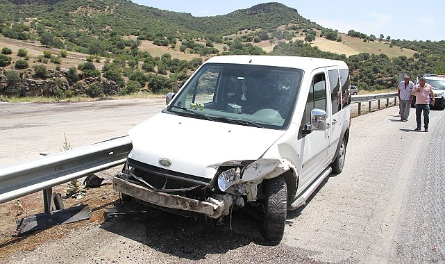 Bariyerlere çarpan hafif ticari araçtaki bebek yaralandı