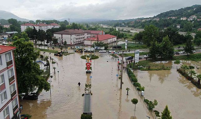 Bartın&#039;da sel suları Kozcağız beldesini vurdu