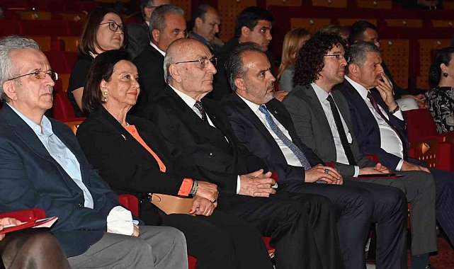 Başkan Aktaş&#039;a &#039;Yılın Başkanı&#039; ödülü