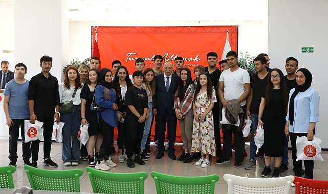 Başkan Altınok stajyer öğrencilerle buluştu