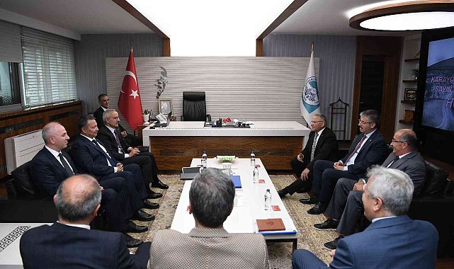Başkan Büyükkılıç&#039;tan &#039;karayolları&#039; zirvesi