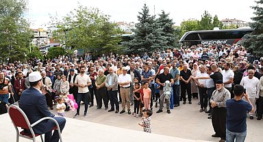 Başkan Dinçer hacı adaylarını kutsal topraklara uğurladı