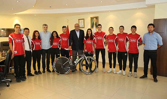 Başkan Erkoyuncu: &quot;Bisiklet sporu hem Konya hem de bizim için önemli bir branştır&quot;