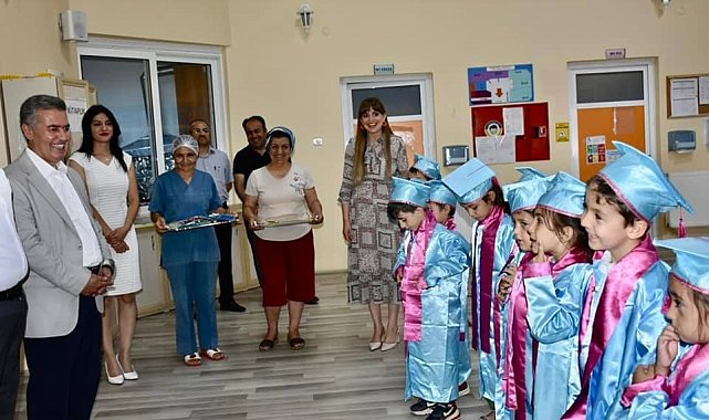 Başkan Erol, öğrencilerin karne heyecanına ortak oldu